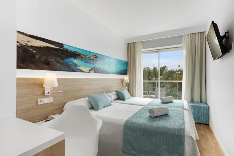 Family 1 Adult + 2 Childs room