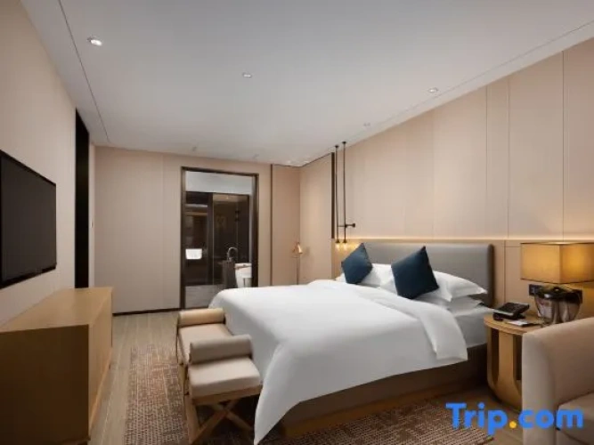 Suite with garden view