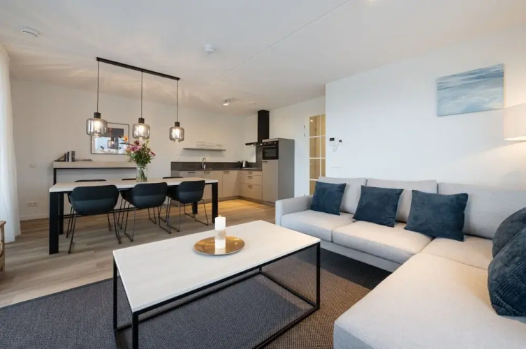 Apartment With Beautiful Views