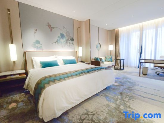 Deluxe Double room with lake view