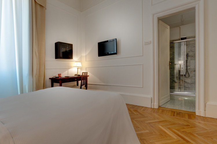 Grand Hotel Plaza photo 38