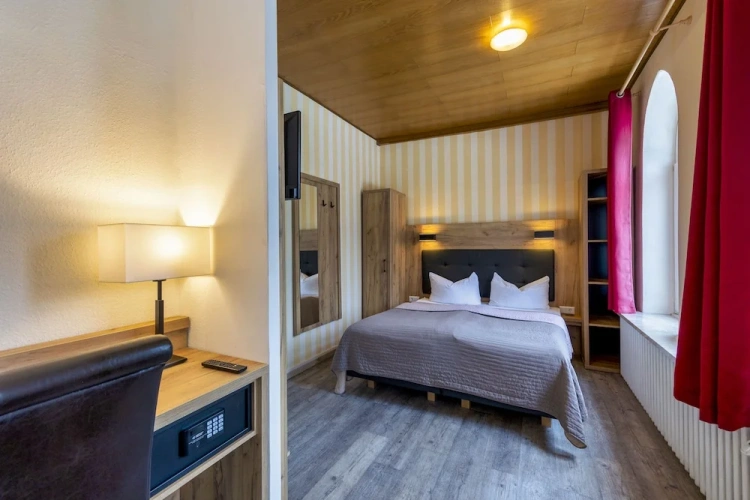 Economy room