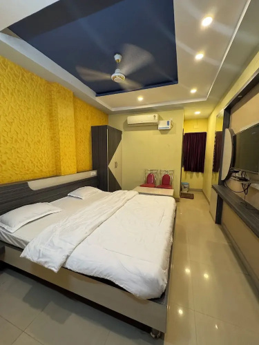 Hotel Asha Pride