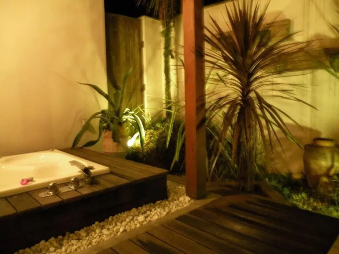 OYO 43999 Hotel Allamanda