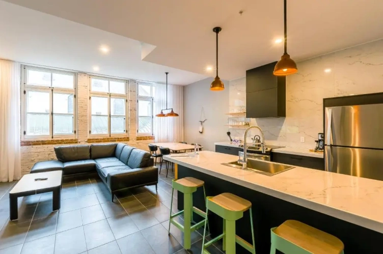 2 Bedrooms Apartment