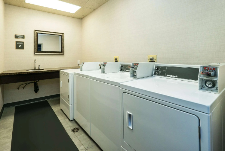 Comfort Suites photo 35