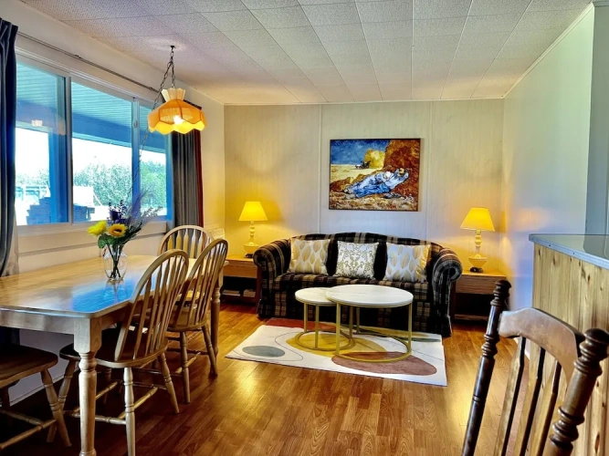 2 Bedrooms Standard Suite with pool view