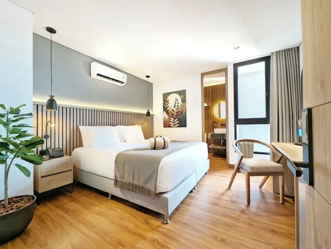 Standard Double room with city view