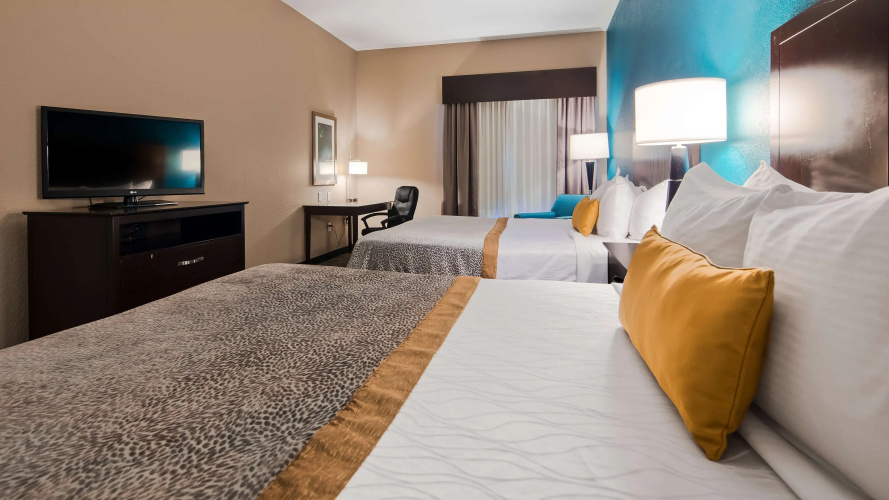 Best Western Plus Hiawatha Hotel