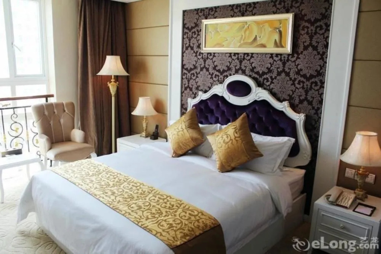 Taibaofeng Hotel