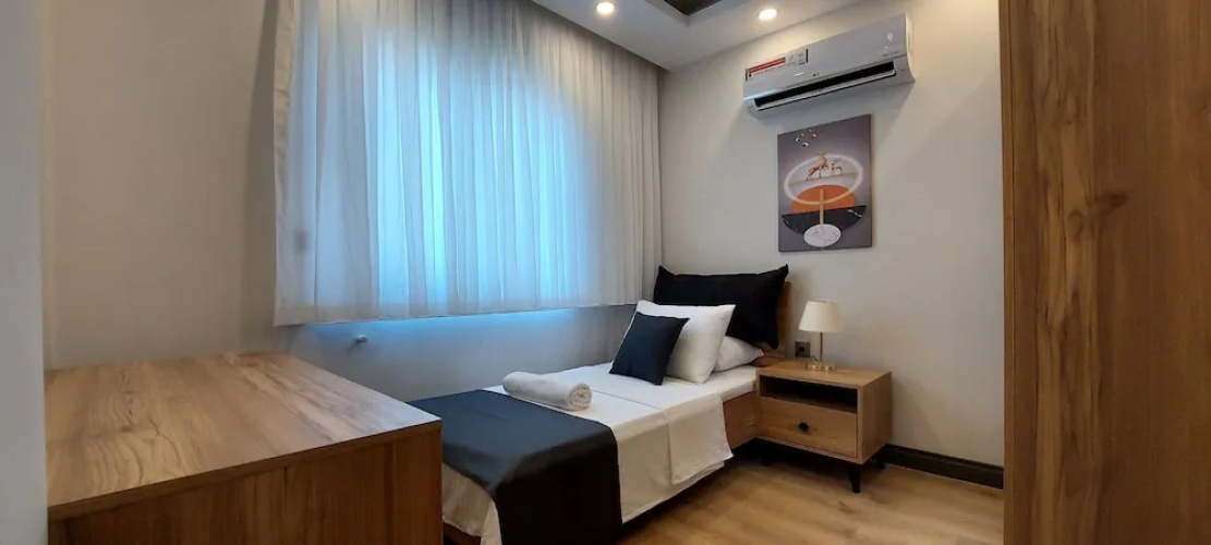 New Flat Large Living Space 6 Close to Lara Beach
