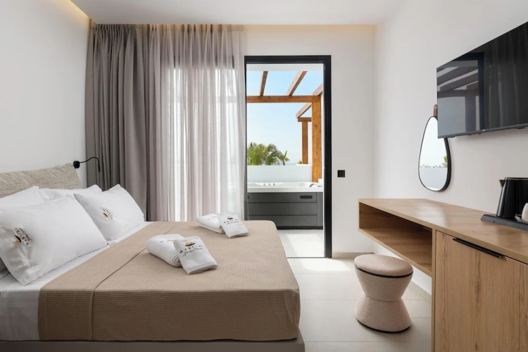 Suite with balcony