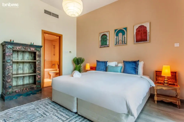 1B-Armada 3-2506 by bnbme homes