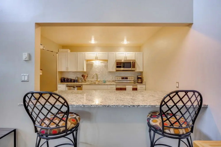 Pet-friendly Condo w/ Mountain View in Monument!