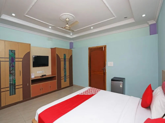 OYO Flagship 12005 Days Inn