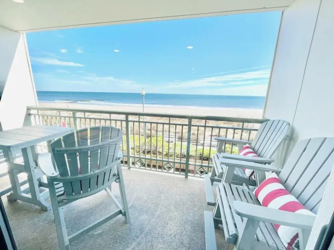 Edgewater House 213