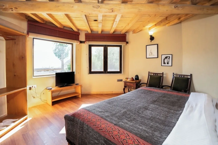 6 Bedrooms Bed in Dorm with garden view