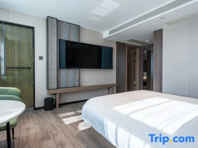 Quadruple Family Suite
