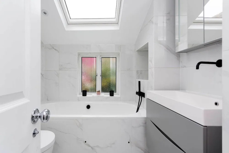 Clean Lines In Parsons Green