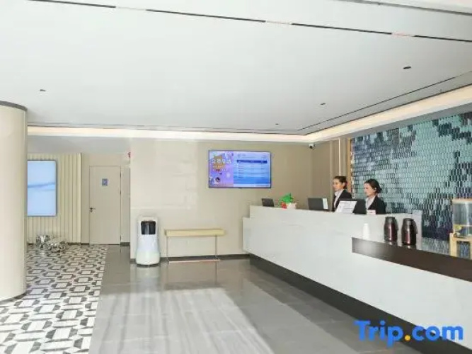 OKDAY Hotel (Shaya People's Square, Aksu)
