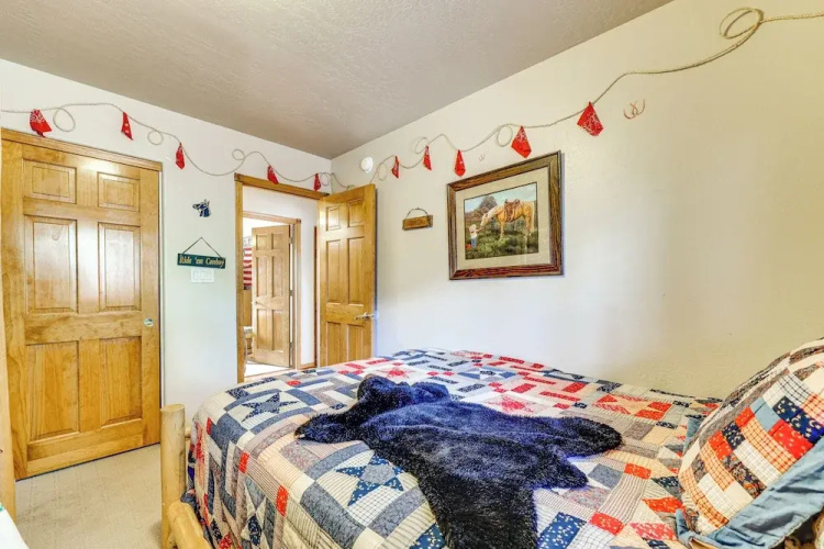 Hike, Fish & Enjoy Pond On-site: Bison Ranch Cabin