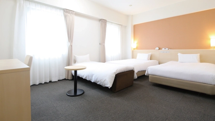 Standard Triple room
