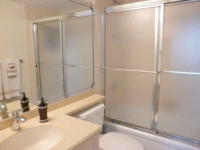 Bright Condo in Community With Pool/steps to Beach