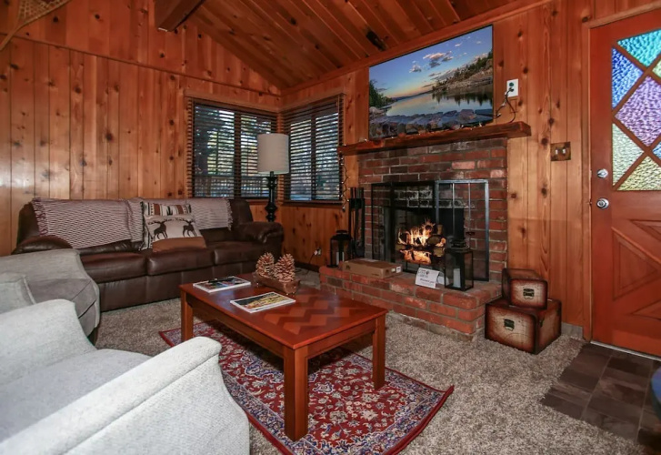 Moonlight Lodge