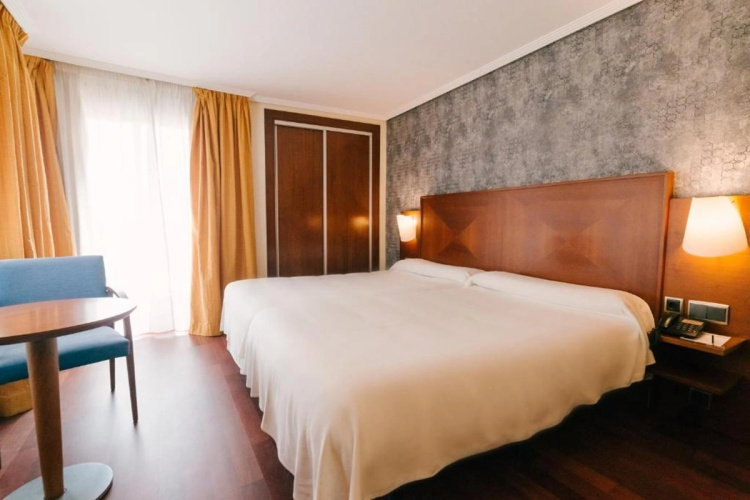 Torreluz Centro Hotel