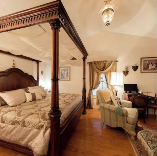 Alling House