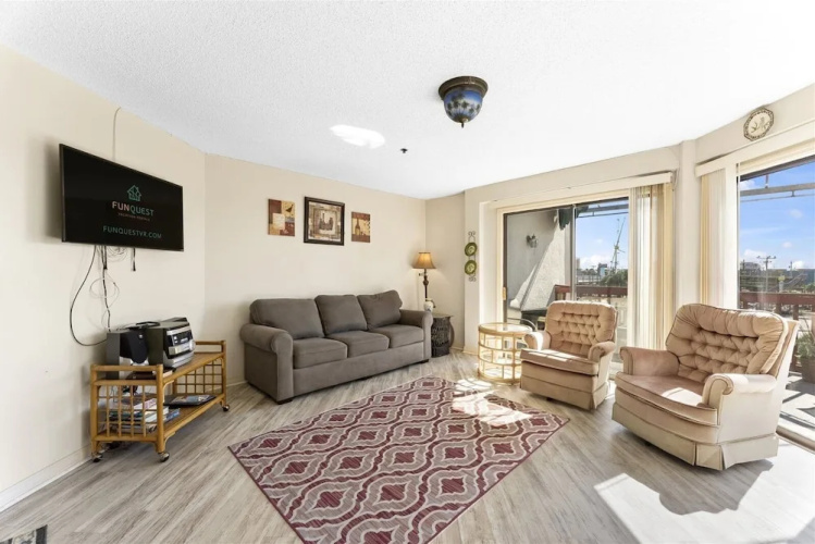1302b St Thomas Square