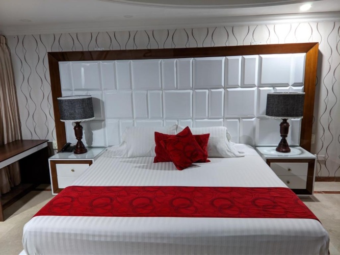 Deluxe Suite