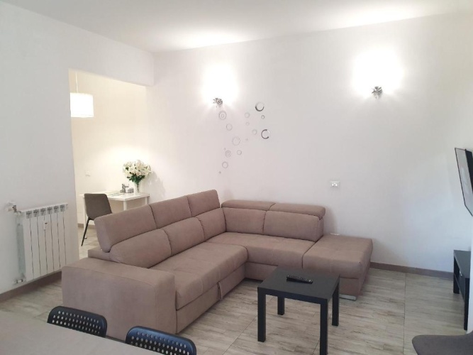 3 Bedrooms Apartment