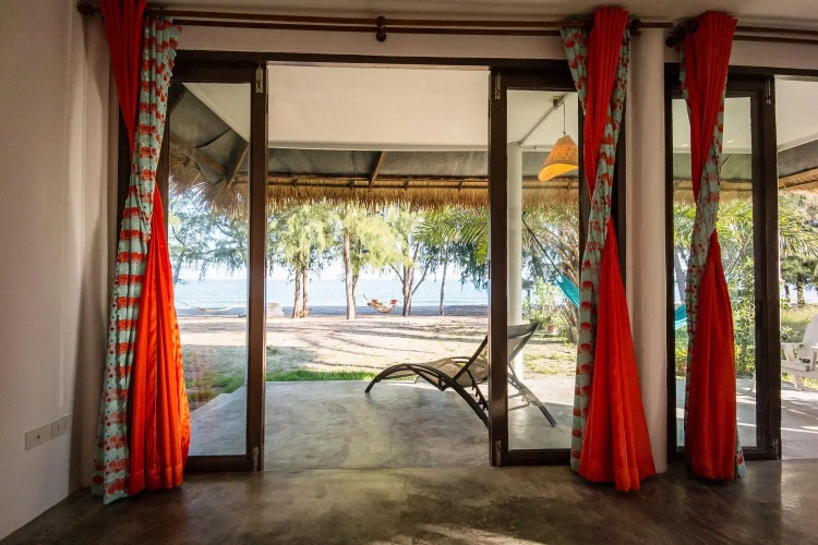 Bungalow beachfront