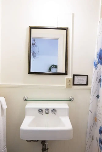 1 Bedroom Standard Double room with mountain view