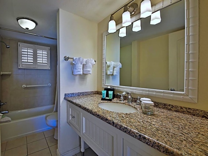 Deluxe Double Suite oceanfront