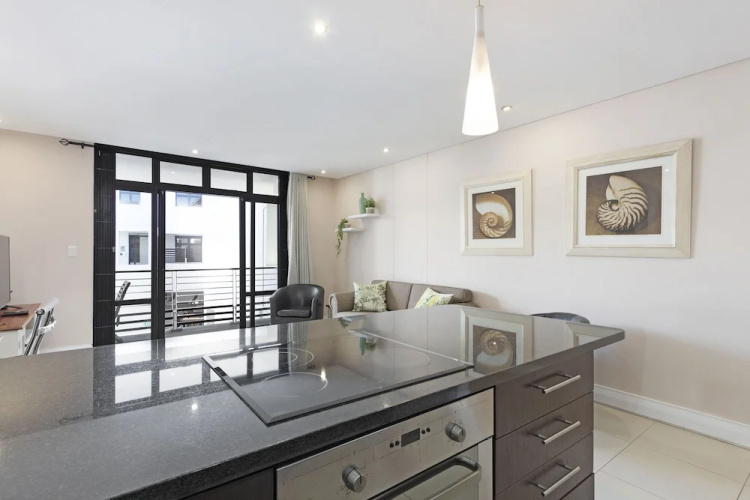 Eden on the Bay 150 by HostAgents