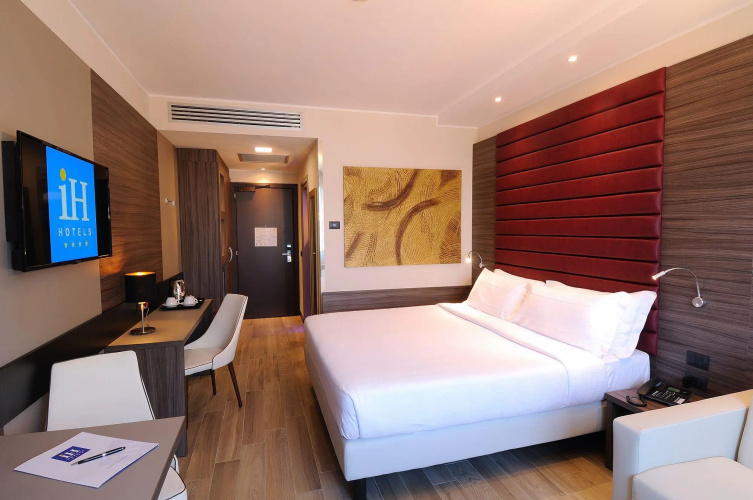 IH Hotels Milano Lorenteggio photo 8