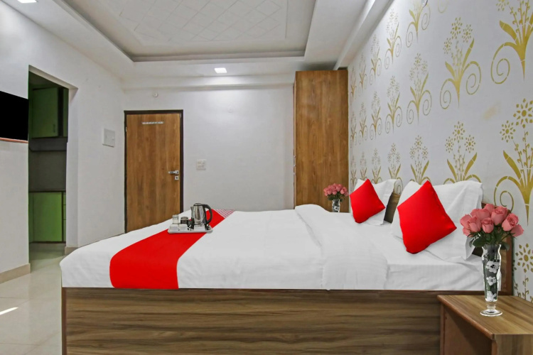 OYO Flagship 70282 Abode Inn