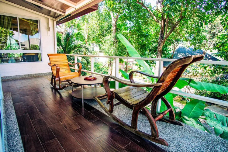 Al's Laemson Resort