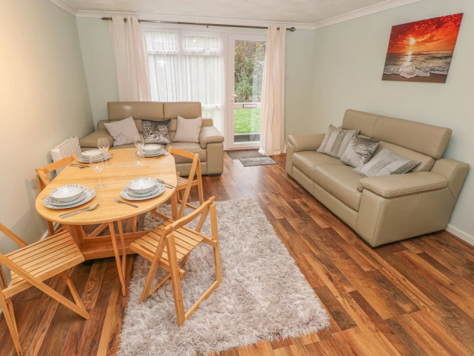 Greenacre Apartment