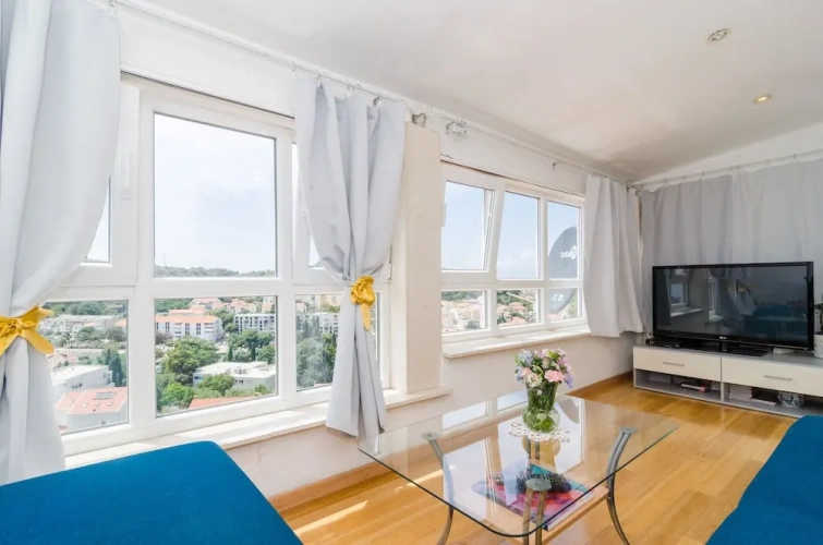 2 Bedrooms Apartment with balcony