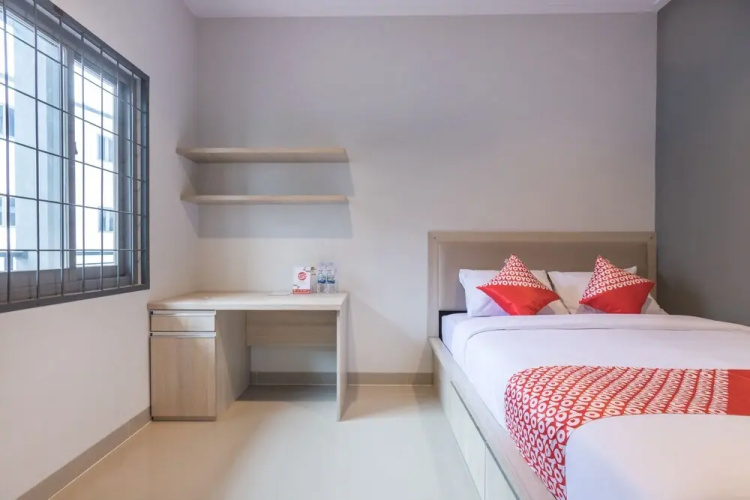 Urban Residence by OYO Rooms