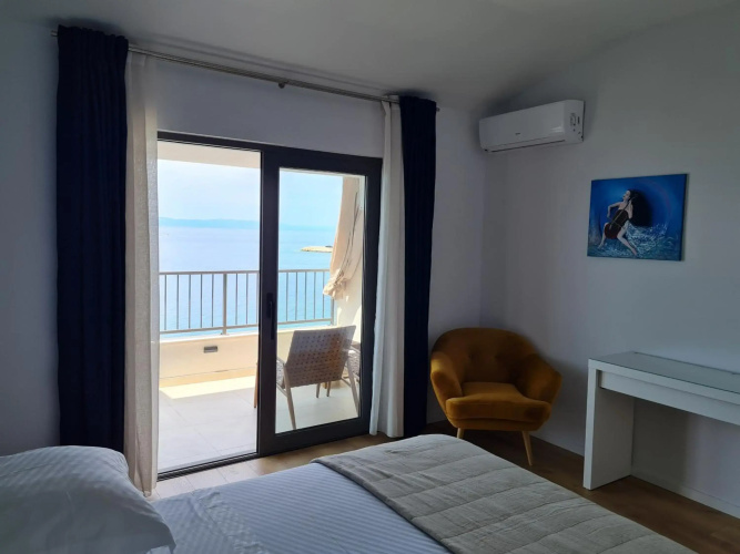 Beachfront Comfort Apartments Sinajko