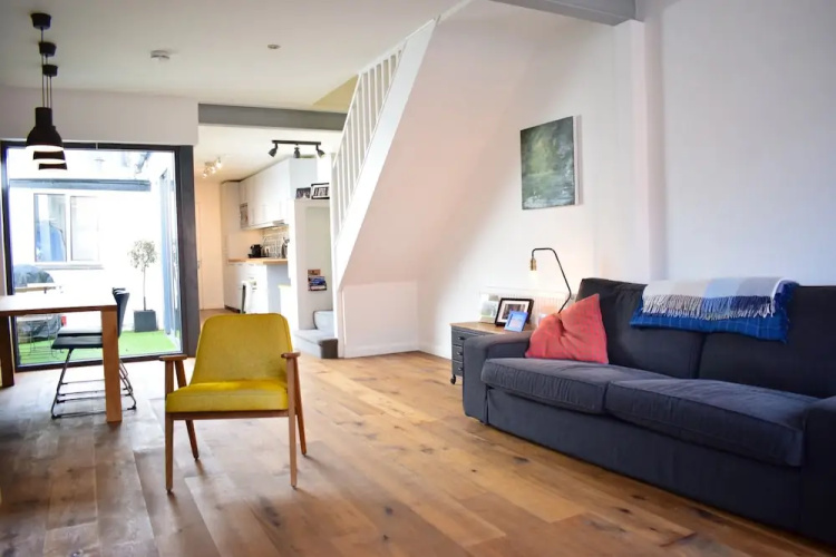 2 Bedroom House in Portobello