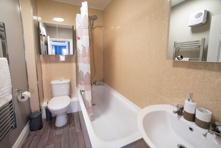 Chine Gardens Apartment