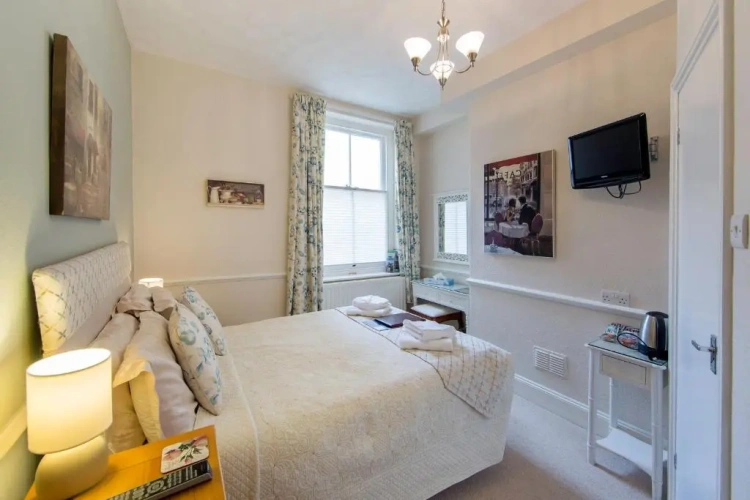 Standard Double Basement room