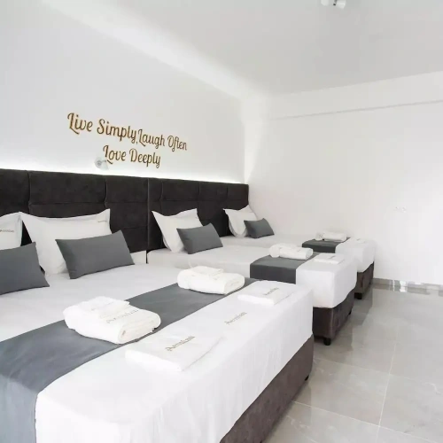 Luxury Quadruple room with balcony