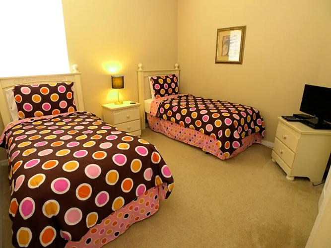 4 BED Pool Home ON Golf Community