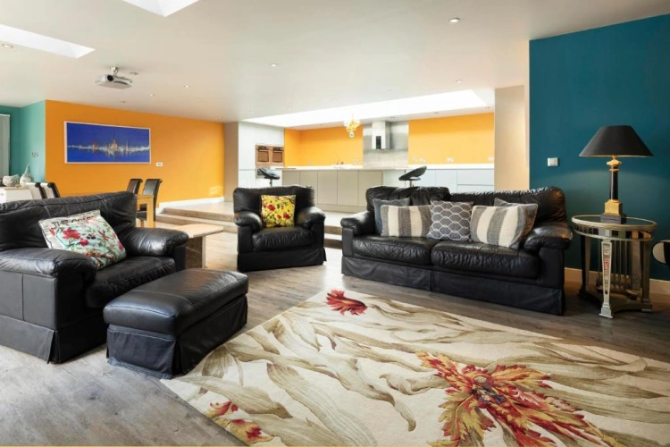 2 Bedrooms Bungalow